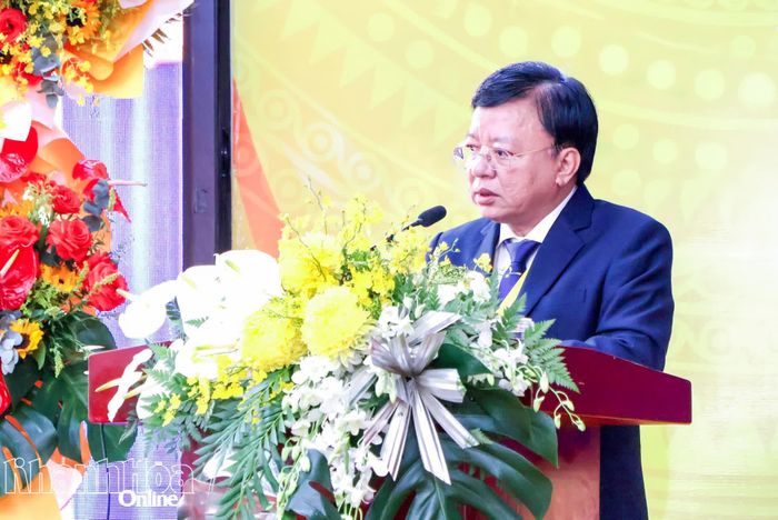 Đồng chí Lê Huyền - Phó Chủ tịch UBND tỉnh Khánh Hòa phát biểu tại Đại hội.