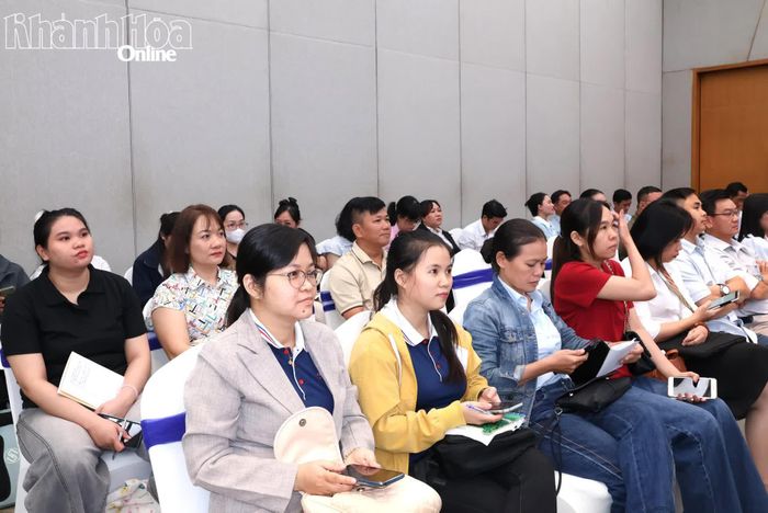Các học viên tham dự khóa đào tạo.
