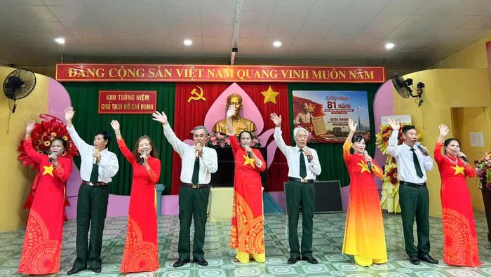 Một tiết mục văn nghệ giao lưu tại chương trình.