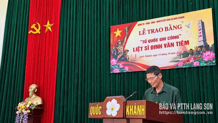 Thân nhân gia đình liệt sĩ Đinh Văn Tiêm phát biểu tại buổi lễ