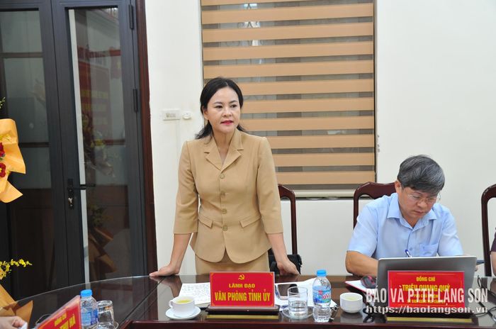 Lãnh đạo Văn phòng Tỉnh ủy phát biểu tại buổi làm việc