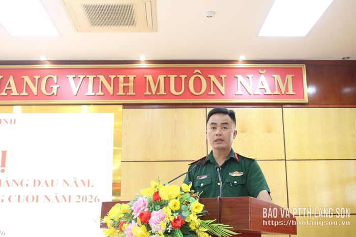 Đại diện Ban Chỉ huy Quân sự phường phát biểu ý kiến tại hội nghị