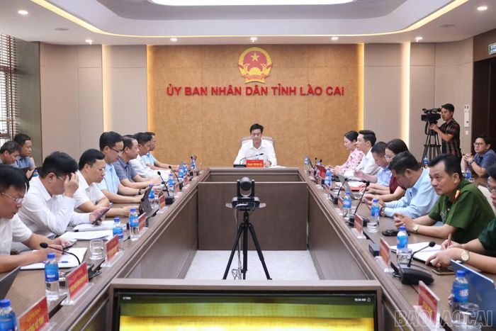 Các đại biểu tham dự hội nghị trực tuyến tại điểm cầu tỉnh Lào Cai.