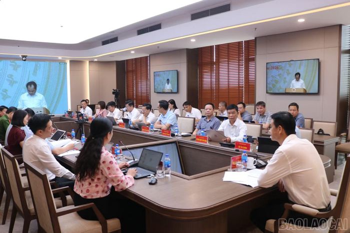 Các đại biểu tham dự hội nghị trực tuyến tại điểm cầu tỉnh Lào Cai.