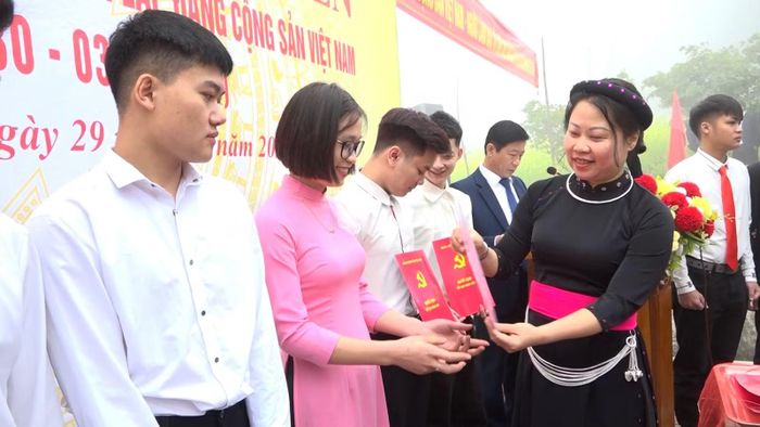 Lào Cai về đích sớm trong kết nạp đảng viên.