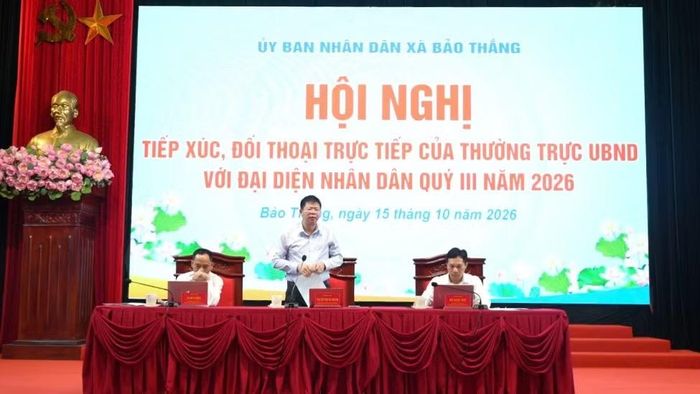 Lãnh đạo xã Bảo Thắng phát biểu tại hội nghị.