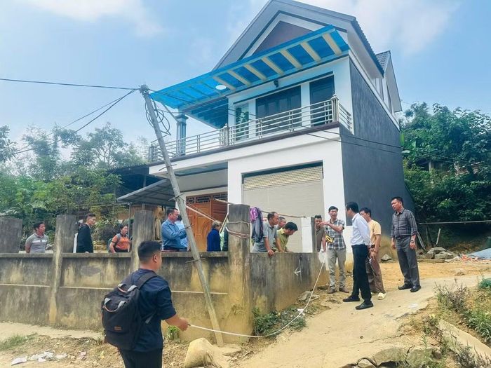 Đo đạc, kiểm tra hiện trạng, đối chiếu với phương án đã được thông tin.