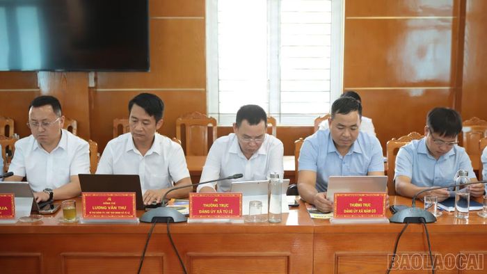 Thường trực Đảng ủy các xã dự hội nghị