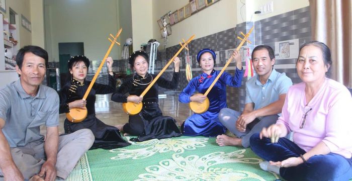 Đồng bào Tày, Nùng ở địa phương thường xuyên tập luyện đàn tính, hát then