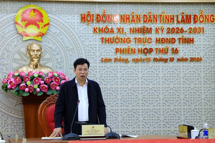 Phó Bí thư Tỉnh ủy, Chủ tịch HĐND tỉnh Lâm Đồng Lưu Văn Trung yêu cầu rà soát từng dự thảo nghị quyết, bảo đảm chặt chẽ về pháp lý, sát thực tiễn