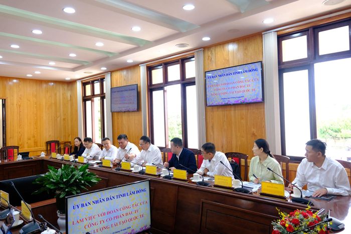 Đoàn công tác Công ty Cổ phần Đầu tư năng lượng tái tạo quốc tế tham dự buổi làm việc