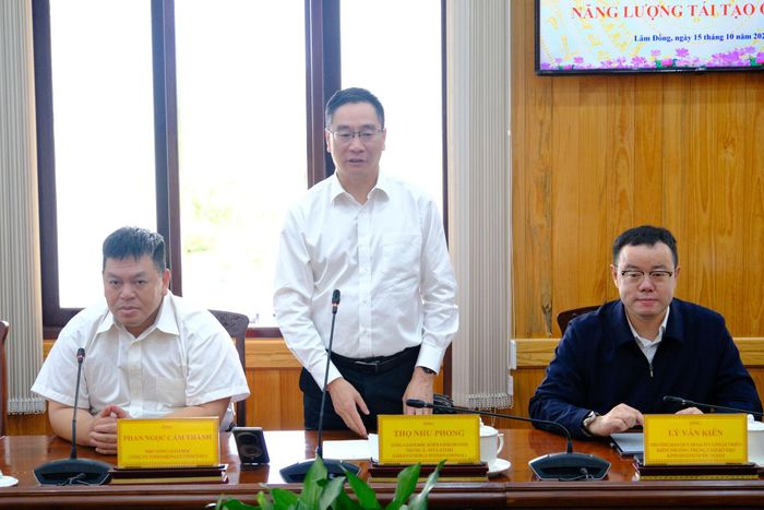 Ông Thọ Như Phong, Tổng Giám đốc Khối Kinh doanh Trung Á - Mỹ Latinh phát biểu tại buổi làm việc