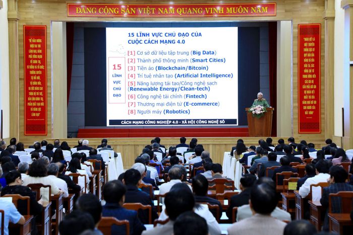 Chuyên đề một số vấn đề về lãnh đạo quản lý nhà nước - quản lý quốc gia trong kỷ nguyên mới được trình bày tại hội nghị