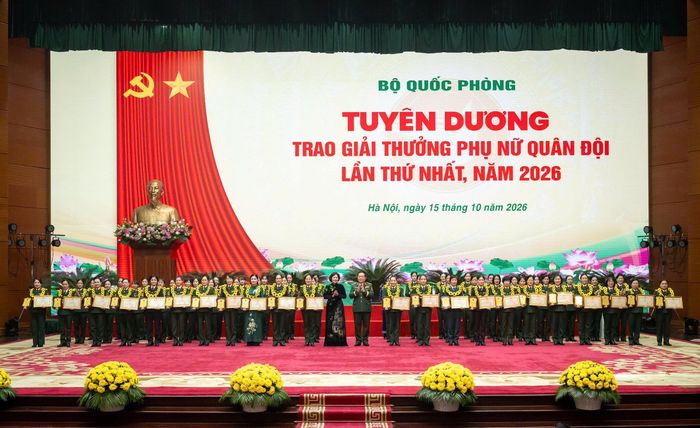 79 tập thể, cá nhân được tuyên dương, trao Giải thưởng Phụ nữ Quân đội lần thứ I năm 2026. (Ảnh: HVLQ)