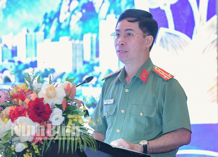 GS, TS, Đại tá Nguyễn Trường Thọ, Phó Giám đốc Học viện An ninh nhân dân phát biểu Đề dẫn tại hội thảo.