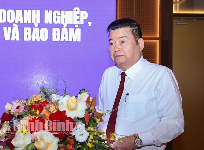 Ông Nguyễn Xuân Thành, Chủ tịch Hiệp hội Doanh nghiệp tỉnh, Chủ tịch Hội đồng quản trị Tập đoàn Kinh tế Xuân Thành phát biểu tại hội thảo.