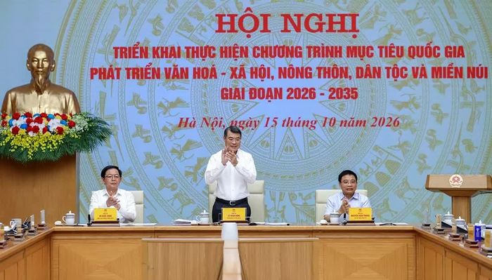 Thủ tướng Chính phủ Lê Minh Hưng chủ trì hội nghị.