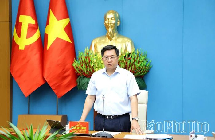 Chủ tịch UBND tỉnh Trần Duy Đông phát biểu chỉ đạo, giao nhiệm vụ cho các sở, ngành và địa phương trên địa bàn tỉnh.