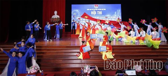 Các phần thi Chào hỏi, Kiến thức và Tài năng số của các đội thi.
