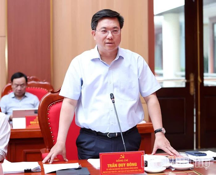Đồng chí Chủ tịch UBND tỉnh Trần Duy Đông cho ý kiến vào các giải pháp thực hiện Đề án tăng trưởng 2 con số.