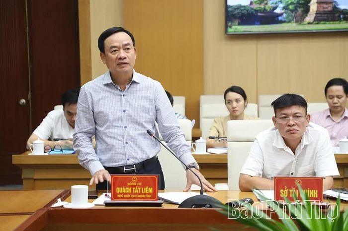 Đồng chí Phó Chủ tịch UBND tỉnh Quách Tất Liêm phát biểu ý kiến.