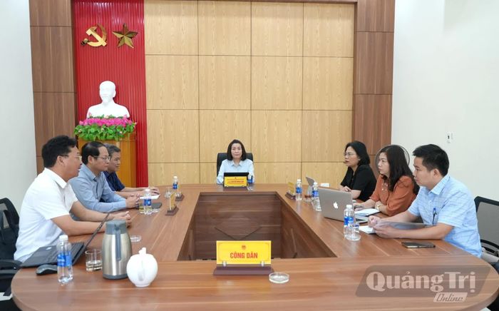 Quang cảnh phiên tiếp công dân của đồng chí Nguyễn Minh Tâm, Phó trưởng đoàn chuyên trách Đoàn đại biểu Quốc hội tỉnh - Ảnh: T.Đ