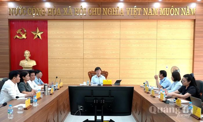 Đồng chí Bùi Hoàng Phương, Chủ tịch UBND tỉnh trả lời các kiến nghị, phản ánh của công dân - Ảnh: T.Đ