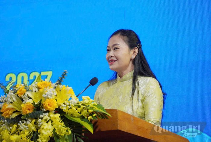 Đại diện lãnh đạo Hội Liên hiệp Phụ nữ tỉnh phát biểu tại diễn đàn - Ảnh: L.T