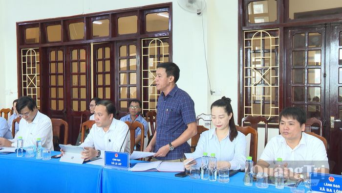 Đại diện lãnh đạo xã La Lay báo cáo kết quả phát triển kinh tế-xã hội 9 tháng năm 2026 - Ảnh: Hoàng Hùng