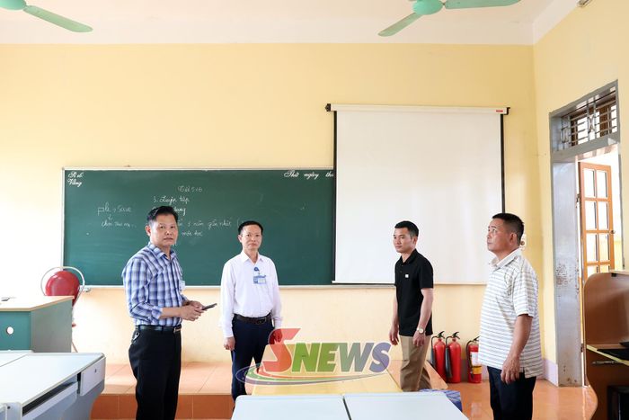Phòng học tin nhà trường dự kiến lắp tivi thay máy chiếu cũ.