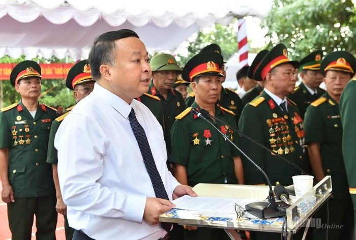 Chủ tịch UBND tỉnh Phan Huy Ngọc đọc diễn văn tại buổi lễ.