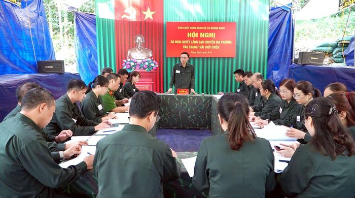 Ban Chấp hành Đảng bộ xã Quảng Bạch tổ chức Hội nghị ra nghị quyết lãnh đạo chuyển địa phương vào trạng thái thời chiến.