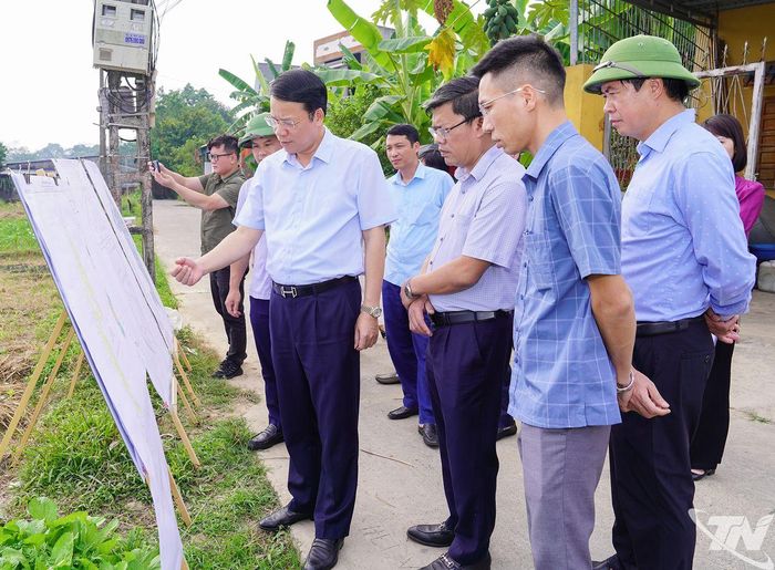 Đồng chí Phó Chủ tịch UBND tỉnh yêu cầu Trung tâm Phát triển quỹ đất khu vực 1 và phường Quan Triều đẩy nhanh công tác bồi thường, tái định cư phục vụ Dự án Khu tái định cư Đồng Xe - Sơn Cẩm.
