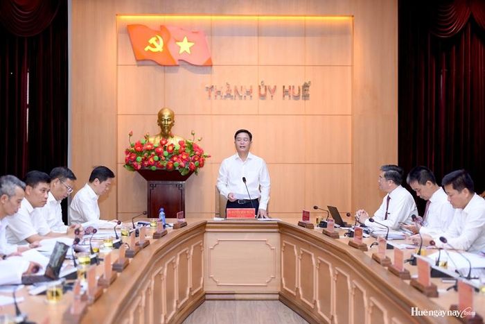 Đồng chí Nguyễn Đình Trung, Bí thư Thành ủy kết luận tại buổi làm việc.