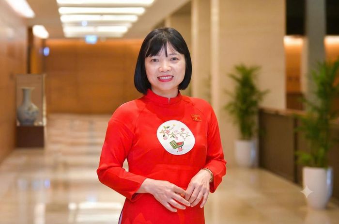 Đại biểu Quốc hội Nguyễn Thị Việt Nga, Phó Trưởng Đoàn đại biểu Quốc hội TP. Hải Phòng, cho rằng đề xuất cấm trưng bày sản phẩm thuốc lá cần được nhìn nhận trước hết từ mục tiêu bảo vệ sức khỏe cộng đồng.