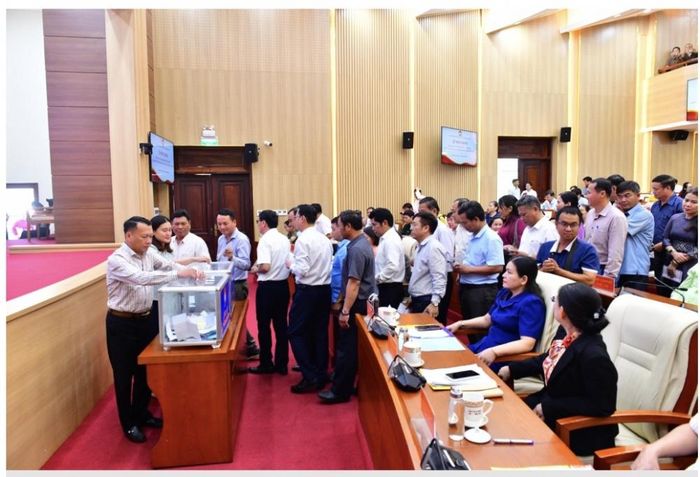 Các đại biểu tham gia ủng hộ tại lễ phát động. Ảnh: BSR
