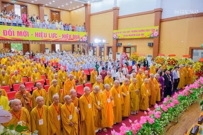 Đại hội thực hiện nghi thức tâm linh truyền thống của Phật giáo trước khi bước vào phiên chính thức
