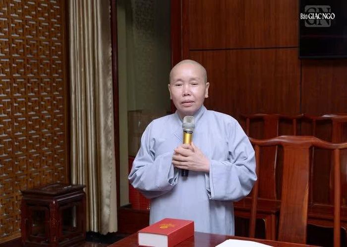 Ni sư Thích nữ Như Nguyệt, Phó Trưởng ban Thường trực phát biểu tại buổi họp