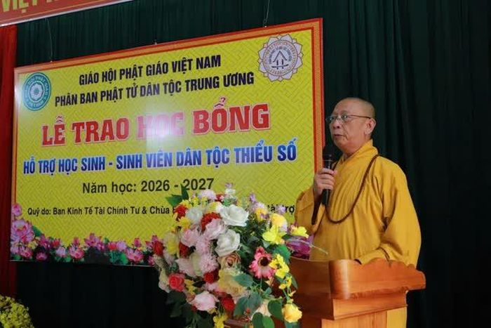 Thượng tọa Thích Quảng Tuấn phát biểu