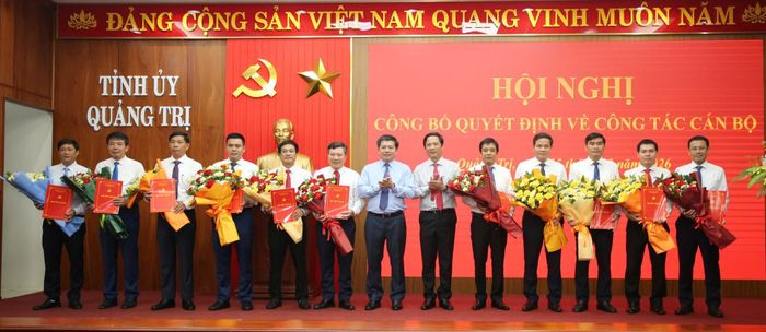 Các cán bộ được điều động, phân công nhiệm vụ tại các sở, ngành và địa phương của tỉnh Quảng Trị
