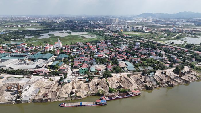 Hầu hết các bến thủy nội địa trên địa bàn phường Nếnh, TP Bắc Ninh đều gặp vướng mắc về 10m hành lang thoát lũ mép sông Cầu.