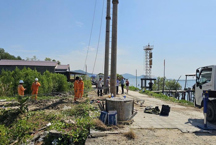 Công tác khắc phục sự cố đứt cáp ngầm tuyến 110kV Hà Tiên - Phú Quốc, tỉnh An Giang hồi cuối năm 2025.