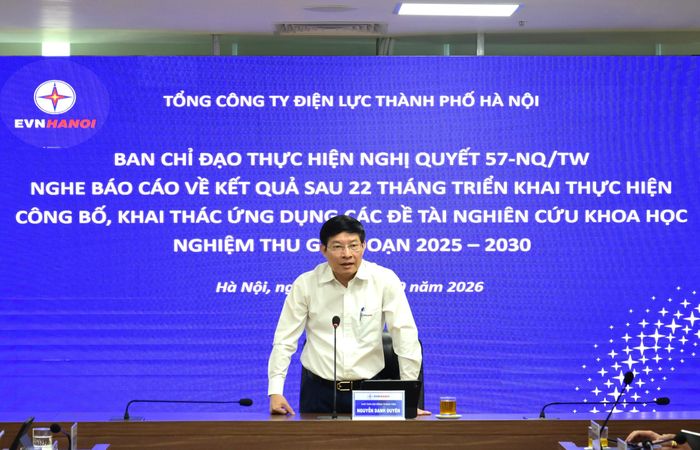 Ông Nguyễn Danh Duyên, Chủ tịch Hội đồng thành viên EVNHANOI phát biểu tại Hội nghị đánh giá kết quả triển khai Nghị quyết 57-NQ/TW. (Ảnh: EVNHANOI).
