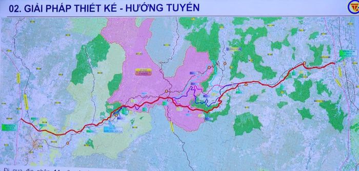 Hướng tuyến cao tốc Quảng Ngãi - Kon Tum dài 136km.