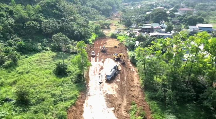 Việc cưỡng chế thu hồi đất nhằm bảo đảm mặt bằng phục vụ thi công dự án, góp phần đẩy nhanh tiến độ triển khai tuyến đường Bái Đính - Ninh Bình - Ba Sao - Hà Nam.