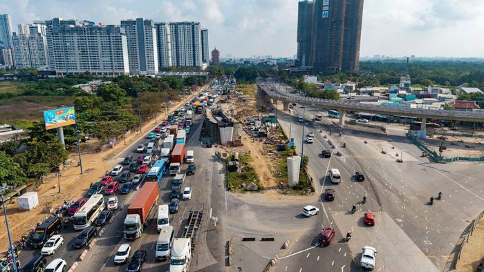 Các dự án cầu, đường và nút giao được triển khai đồng bộ nhằm tăng khả năng kết nối giữa các khu vực.