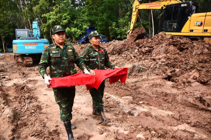 Việc tiếp tục phát hiện hài cốt liệt sĩ sau lễ an táng 731 hài cốt mang đến thêm thông tin trong hành trình tìm kiếm, quy tập tại khu vực này. 