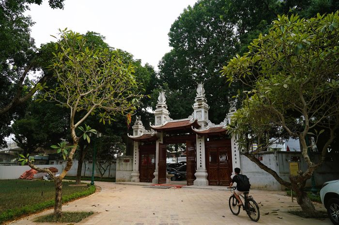 Cùng với cải tạo vườn thú, phương án được lựa chọn lấy đền Voi Phục làm trung tâm tổ chức không gian cảnh quan. Những hạng mục vui chơi gây tiếng ồn được đề xuất di chuyển khỏi khu vực giáp ranh hoặc ảnh hưởng đến di tích.