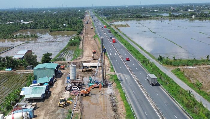 Bộ Xây dựng đã có nhiều văn bản cảnh báo, lưu ý chủ đầu tư trong lựa chọn loại hợp đồng phù hợp nhằm tránh rủi ro do biến động giá vật liệu. (Ảnh minh hoạ).