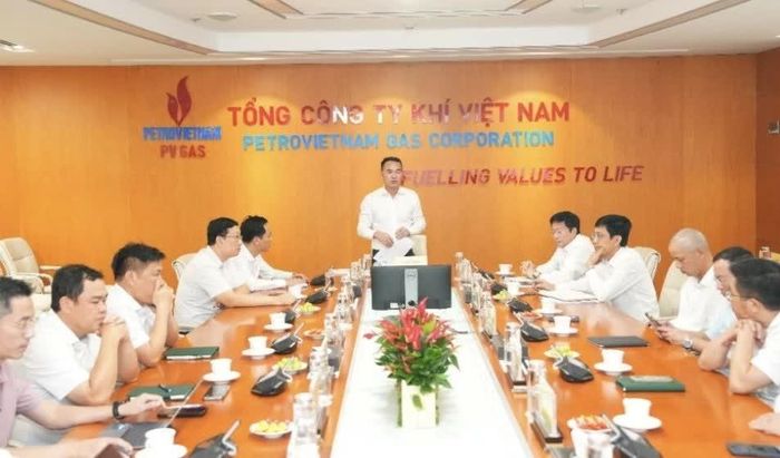 Đồng chí Dương Trí Hội - Phó Bí thư Đảng ủy, Thành viên HĐQT, Tổng Giám đốc PV GAS phát biểu chỉ đạo tại Hội nghị